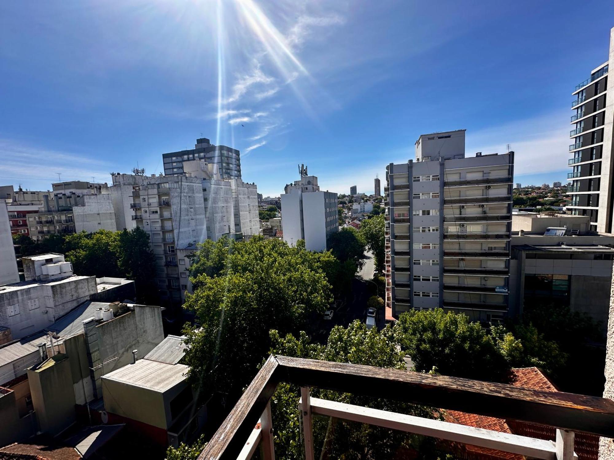 Edificio Motril: Spacious 4-person Near Aldrey Shopping *
