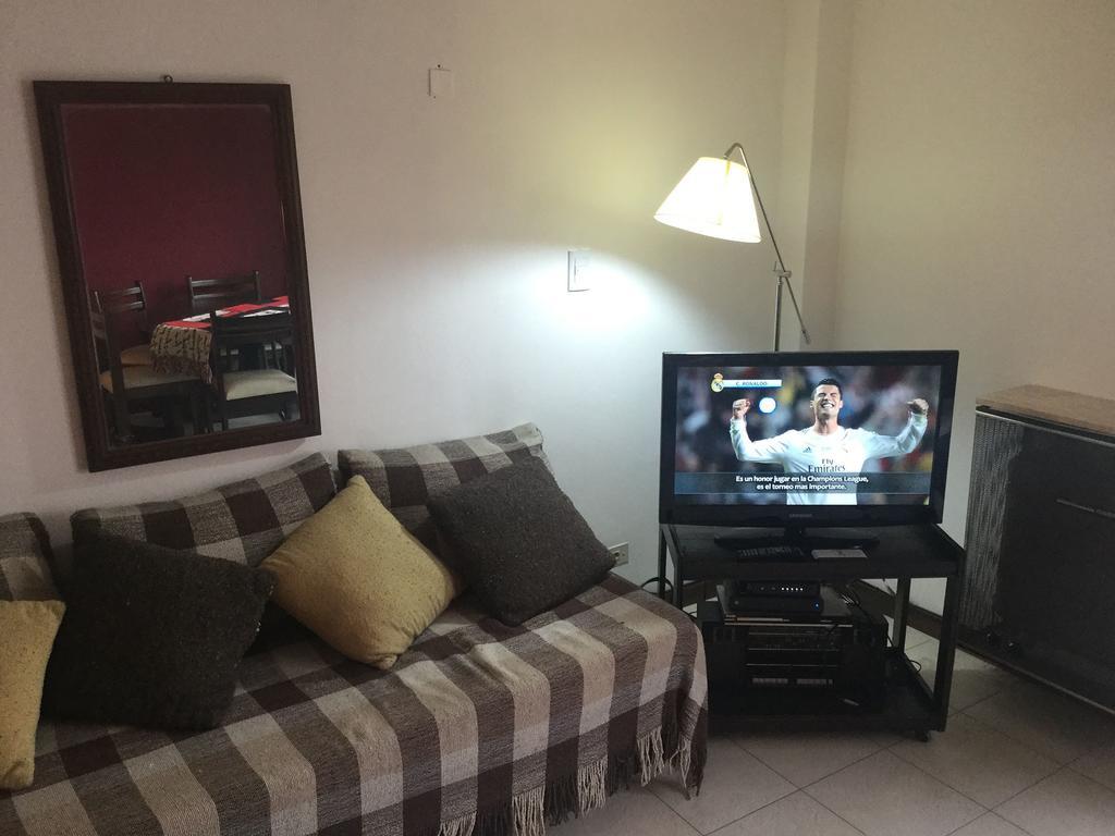 Edificio Motril: Spacious 4-person Near Aldrey Shopping *