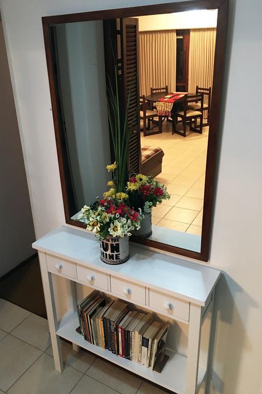 Edificio Motril: Spacious 4-person Near Aldrey Shopping Apartment